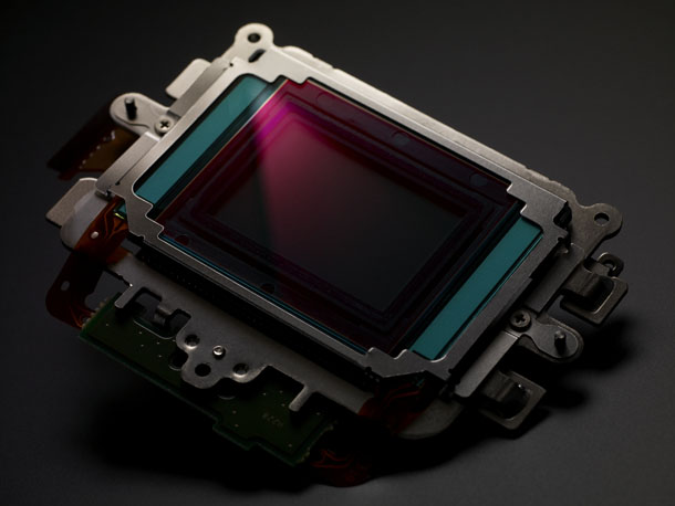 Ever wanted to know how a Canon DSLR CMOS sensor works?